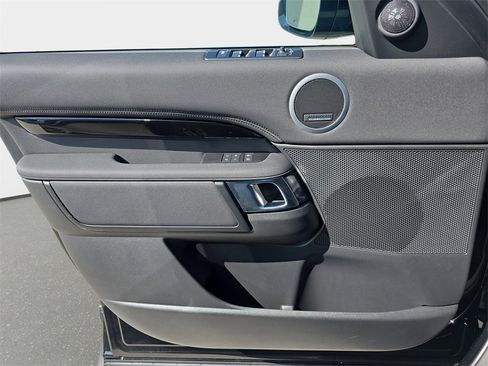 New 2025 Land Rover Discovery S image 29