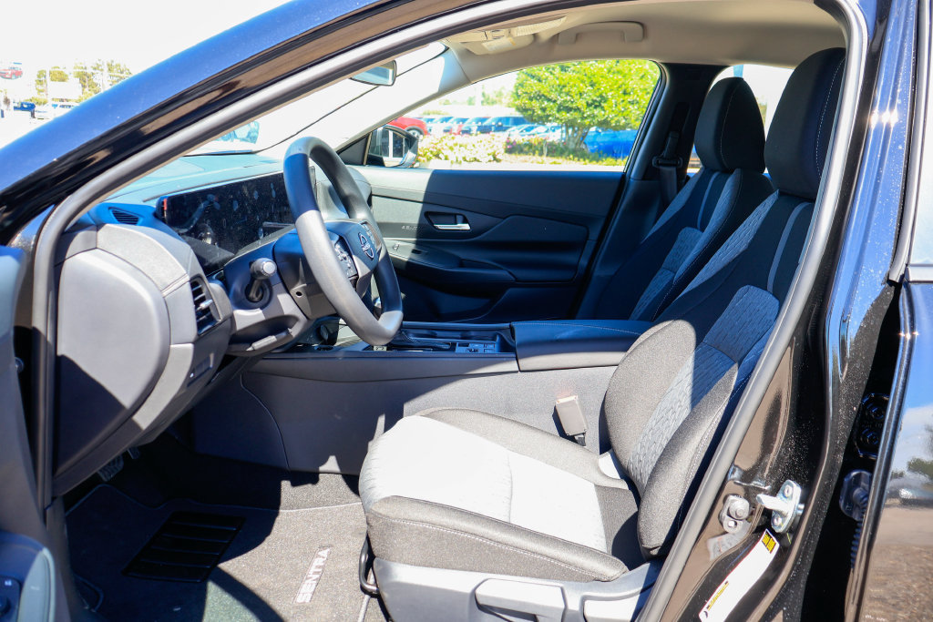 New 2027 Nissan Sentra SV w/ Floor Mat Package FWD image 7