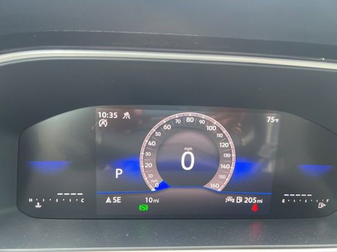 New 2025 Volkswagen Taos SE image 30