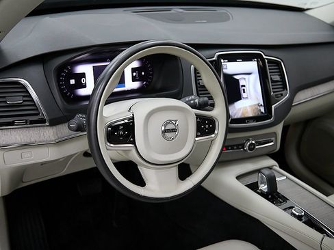 Certified 2023 Volvo XC90 B6 Plus w/ Protection Package AWD/4WD image 13