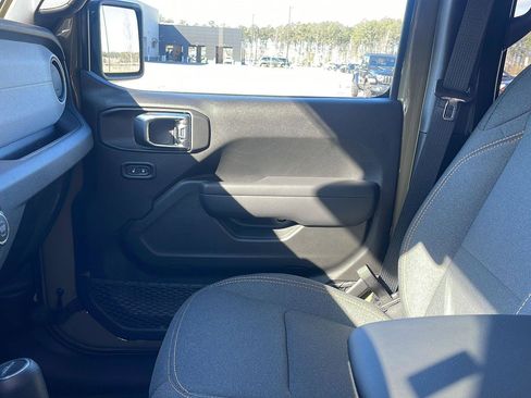 New 2025 Jeep Gladiator Willys image 22