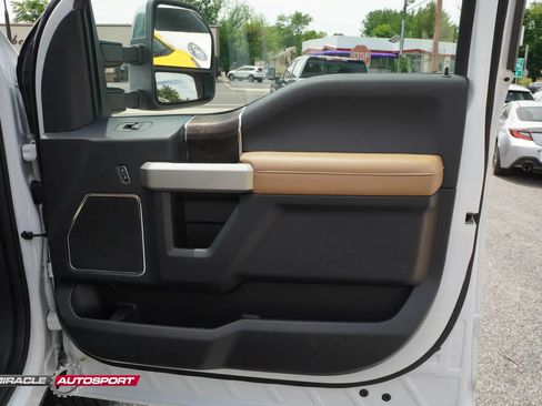 Used 2022 Ford F350 Lariat w/ Chrome Package AWD/4WD image 29