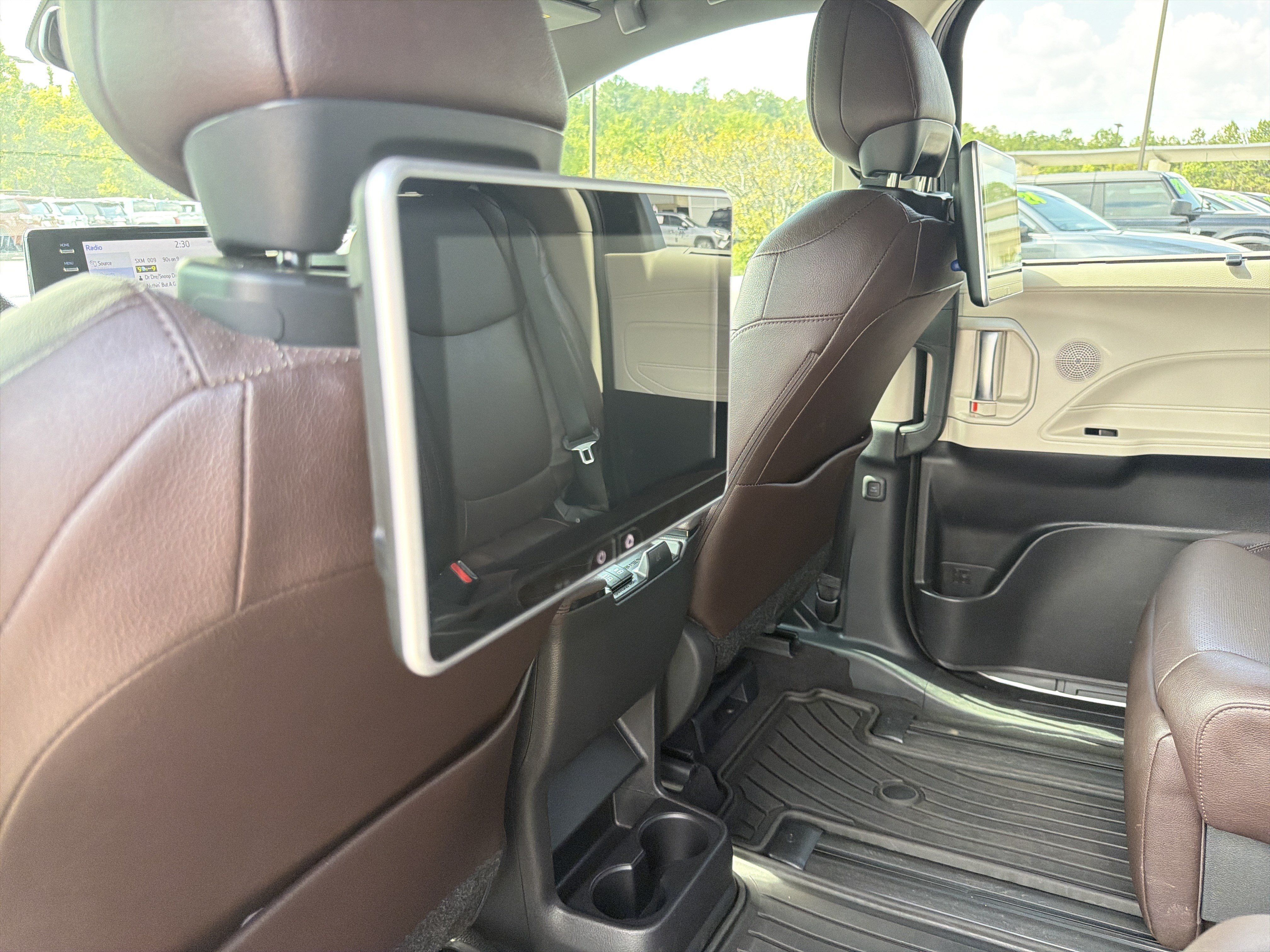 Certified 2024 Toyota Sienna Platinum FWD image 30