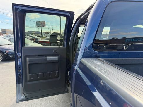 Used 2012 Ford F250 Lariat w/ Chrome Pkg image 30