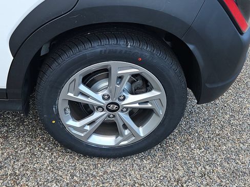 Used 2023 Hyundai Kona SEL AWD/4WD image 8