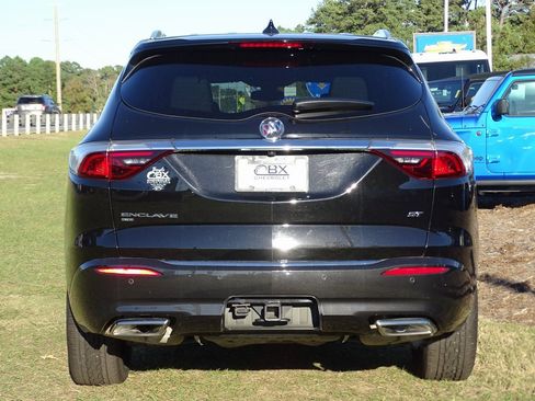 Used 2022 Buick Enclave Essence w/ Experience Buick Package image 5