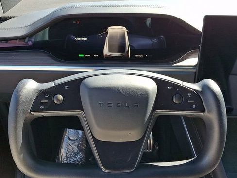 Used 2023 Tesla Model X image 22