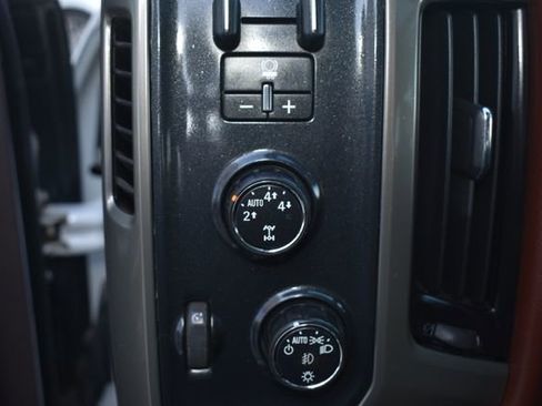 Used 2016 Chevrolet Silverado 1500 High Country image 17