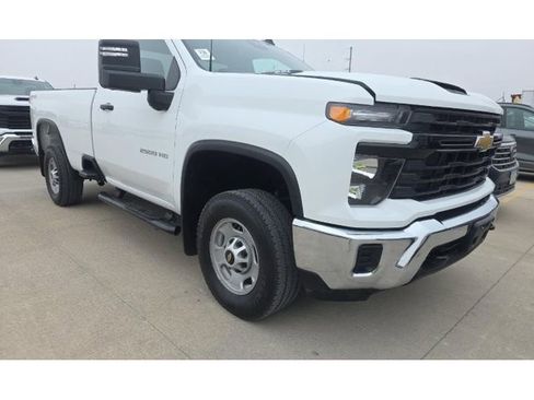 Used 2025 Chevrolet Silverado 2500 W/T w/ WT Convenience Package image 2