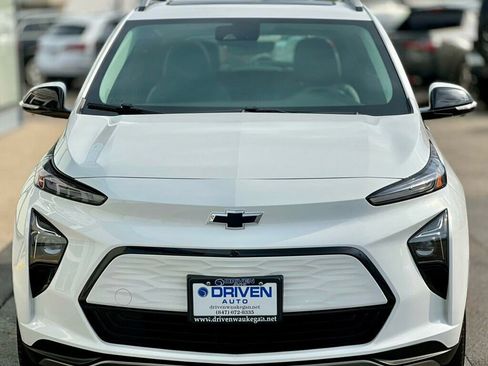 Used 2022 Chevrolet Bolt EUV Premier w/ Sun & Sound Package image 39