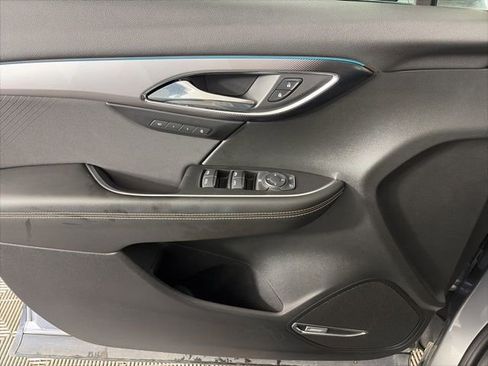 Certified 2025 Buick Envision Sport Touring image 27