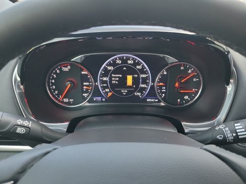 Used 2023 Chevrolet Traverse Premier FWD image 14