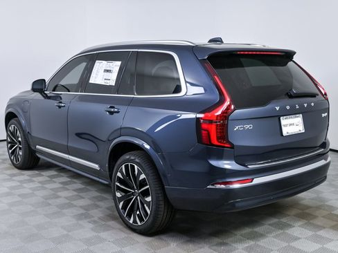 New 2026 Volvo XC90 T8 Ultra w/ Protection Package Premier AWD/4WD image 3