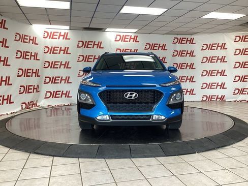 Used 2021 Hyundai Kona SEL Plus w/ Cargo Package FWD image 2