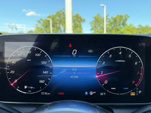 Used 2024 Mercedes-Benz GLC 300 4MATIC image 19