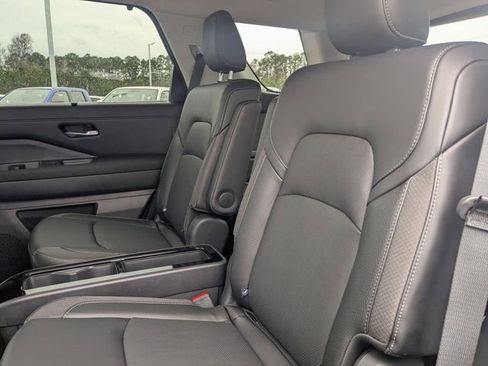 New 2026 Nissan Pathfinder SL w/ SL Premium Package FWD image 28