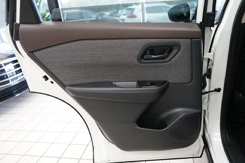 Used 2021 Nissan Rogue S AWD/4WD image 41