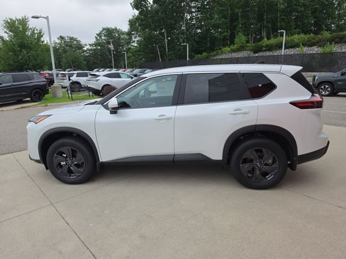 New 2026 Nissan Rogue SV w/ Cold Weather Package AWD/4WD image 2