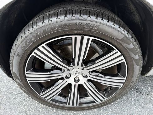 Used 2023 Volvo XC90 B6 Ultimate w/ Protection Package Premier AWD/4WD image 11