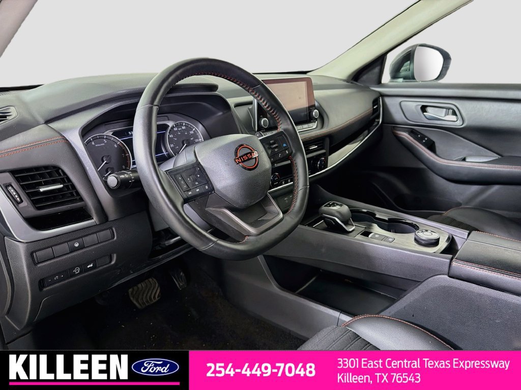 Used 2025 Nissan Rogue SV AWD/4WD image 11