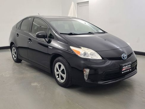 Used 2013 Toyota Prius Four image 2