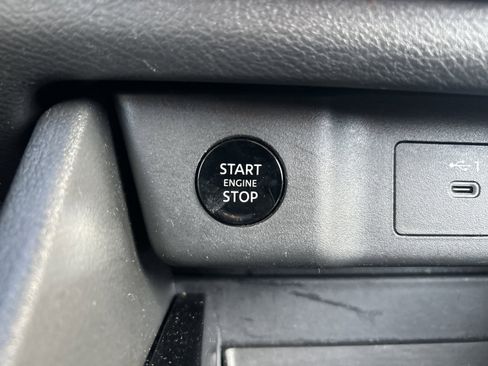 Used 2025 Nissan Rogue SV image 44