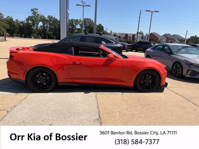 Used 2020 Chevrolet Camaro LT w/ Technology Package RWD image 6