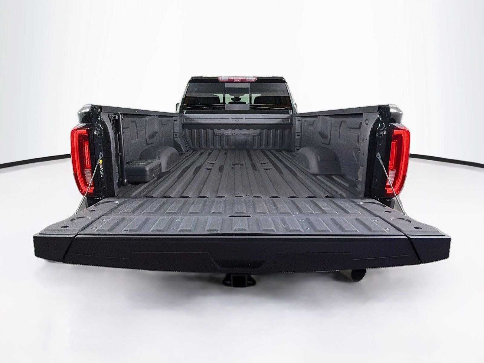 Used 2023 GMC Sierra 3500 Denali w/ Technology Package AWD/4WD image 14