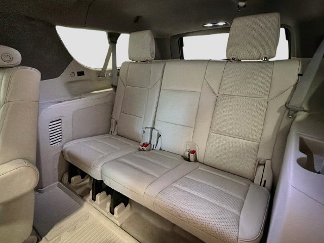Used 2025 Cadillac Escalade ESV Premium Luxury Platinum AWD/4WD image 24