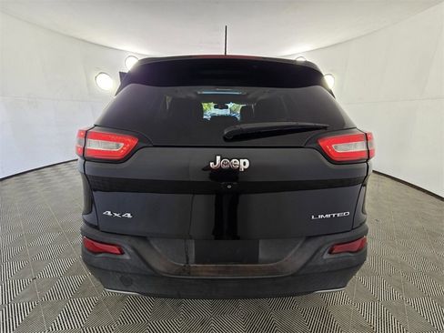 Used 2016 Jeep Cherokee Limited image 11