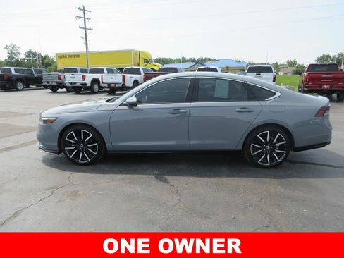 Used 2025 Honda Accord Touring image 8