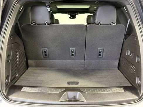 Used 2023 Chevrolet Tahoe High Country image 12