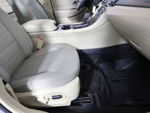 Used 2015 Ford Taurus SE image 26