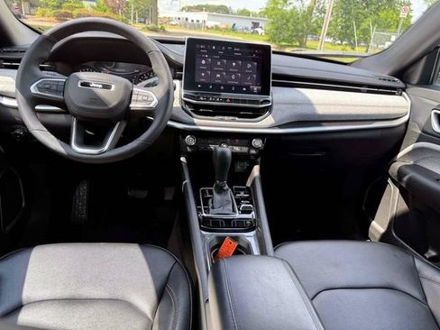 Certified 2024 Jeep Compass Latitude AWD/4WD image 14