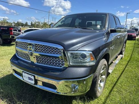 Used 2018 RAM 1500 Laramie w/ Convenience Group AWD/4WD image 14