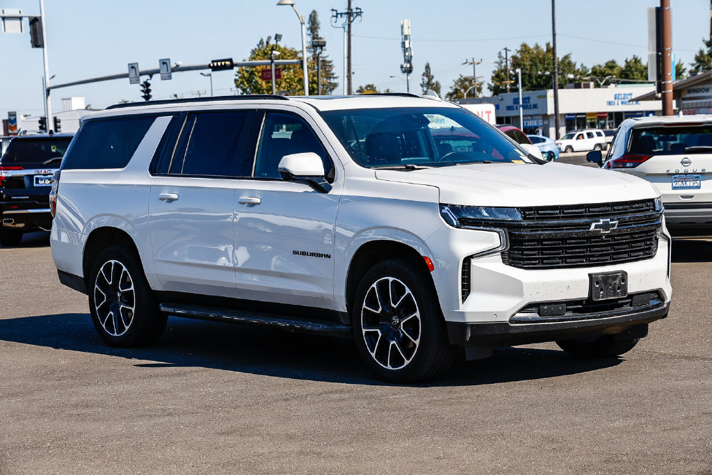 Used 2023 Chevrolet Suburban RST w/ Luxury Package AWD/4WD image 5