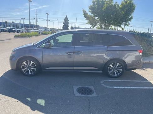 Used 2015 Honda Odyssey Touring Elite image 4