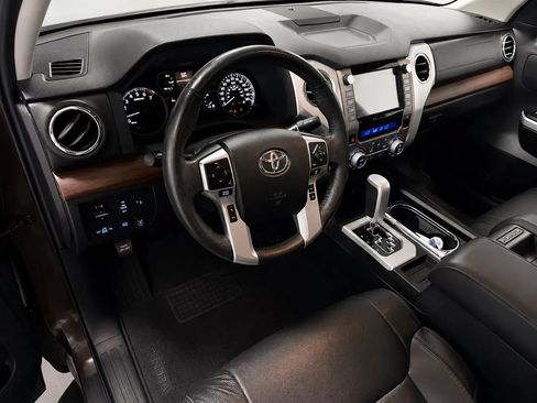 Used 2021 Toyota Tundra Limited w/ Limited Premium Package AWD/4WD image 9