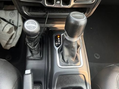 Used 2021 Jeep Gladiator Sport AWD/4WD image 18