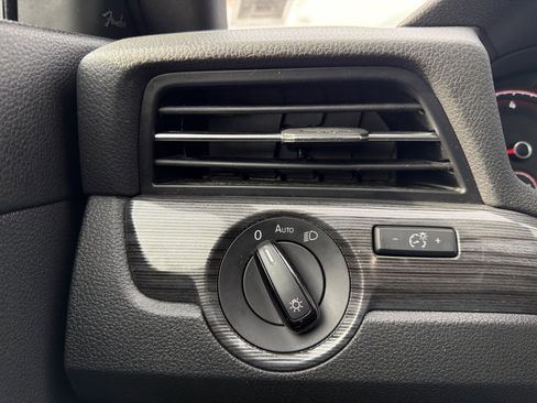 Certified 2021 Volkswagen Passat 2.0T R-Line image 24