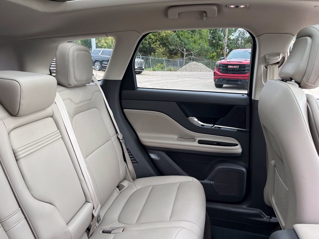 Used 2020 Lincoln Corsair AWD w/ Premium Package image 38