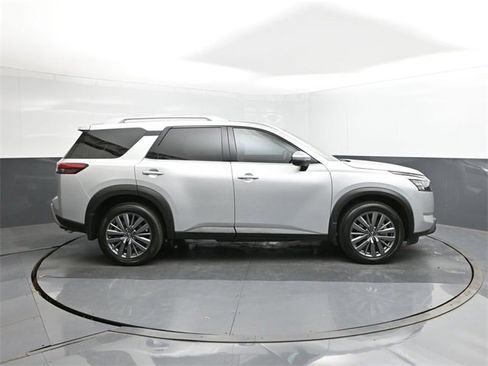 Used 2025 Nissan Pathfinder SL w/ SL Premium Package image 26