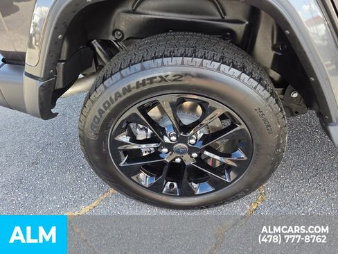 Used 2025 Jeep Wrangler Unlimited Sahara AWD/4WD image 13