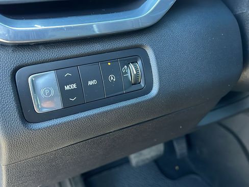 Certified 2024 GMC Acadia Denali w/ Super Cruise Package image 29