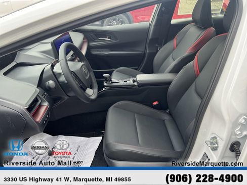 Used 2024 Toyota Prius Prime Premium w/ Advanced Technology Package FWD image 15