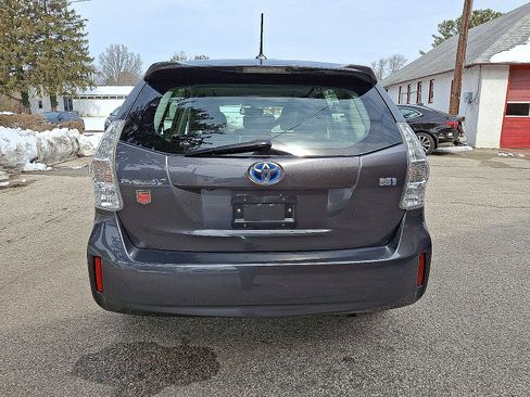 Used 2014 Toyota Prius V Five image 4