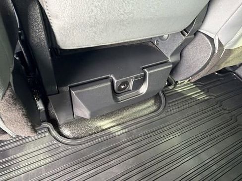 Used 2023 Ford F250 XL w/ XL Chrome Package image 18