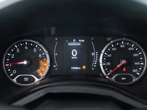 Used 2016 Jeep Renegade Latitude FWD image 31
