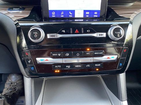 Certified 2023 Ford Explorer Limited w/ Limited Technology Package AWD/4WD image 54