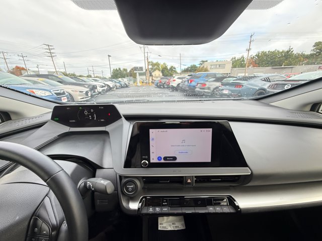 Used 2025 Toyota Prius LE FWD image 2